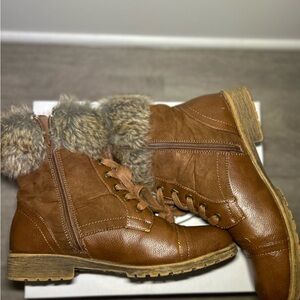 Brown Faux Fur-Lined Ankle Boots 🥾❄️